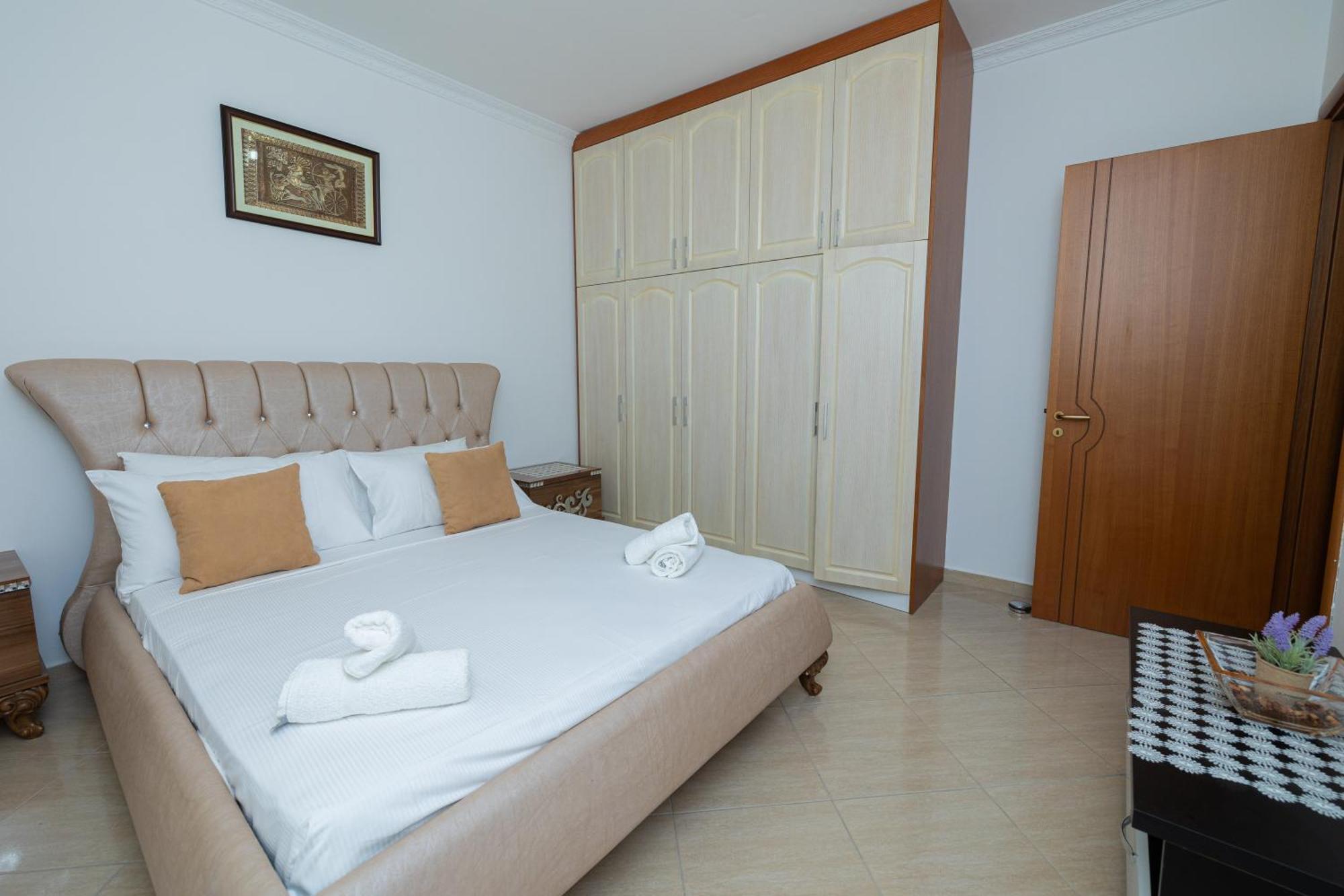 Lucas Apartments Rental Vlorë Esterno foto