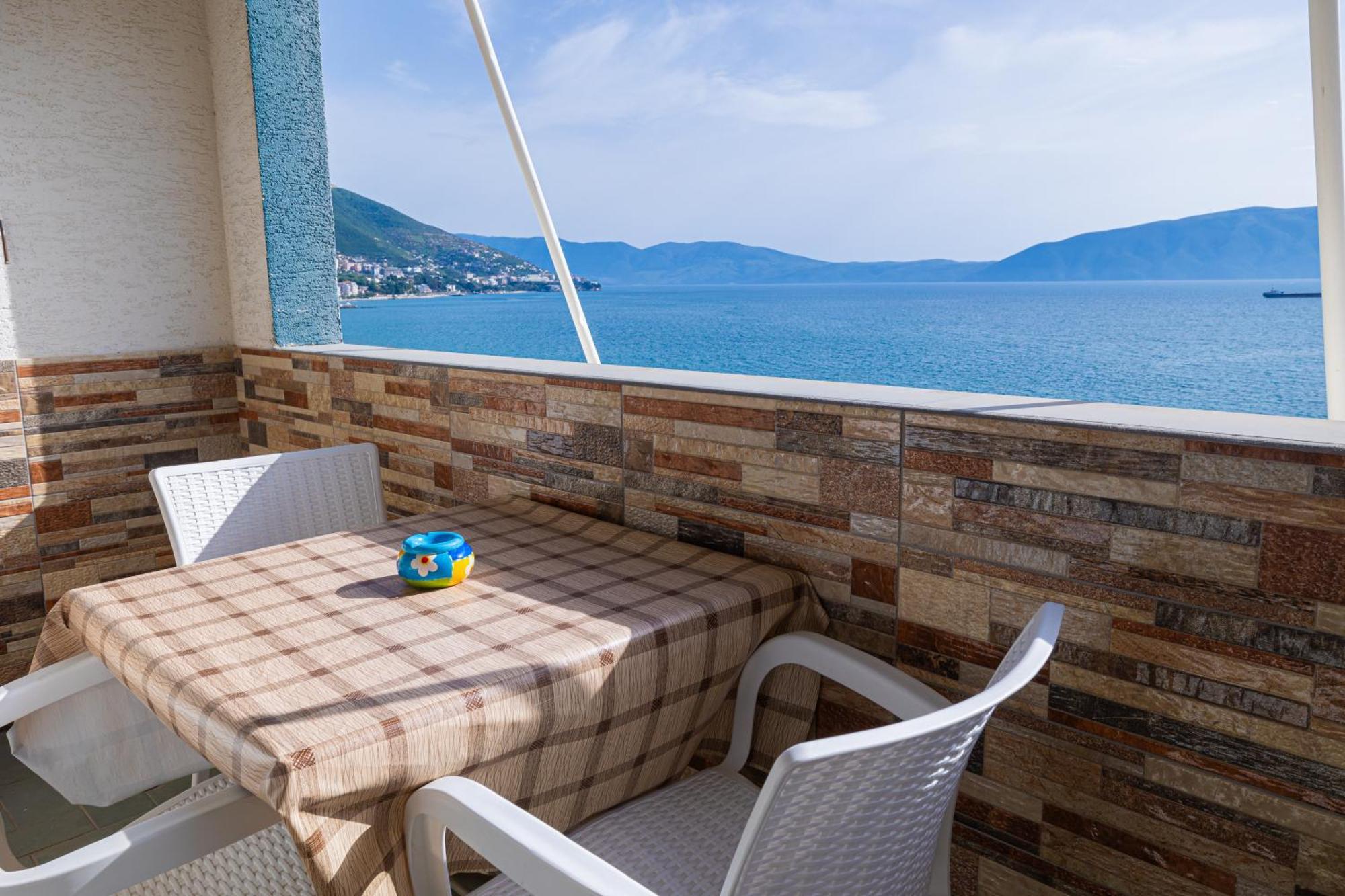 Lucas Apartments Rental Vlorë Esterno foto